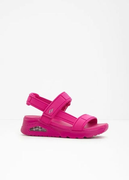 Sandały Skechers. Czerwone sandały damskie bonprix, bez wzorów, bez obcasa, bez zapięcia. Za 359.99 zł.