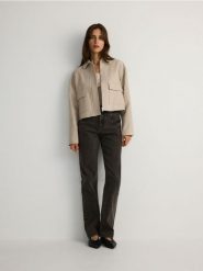 Jeansy straight z wysokim stanem - szary. Szare jeansy damskie Reserved, bez wzorów, z bawełny, z podwyższonym stanem. W wyprzedaży za 79.99 zł.