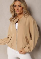 Beżowa Bluza Typu Bomberka z Suwakiem i Kieszeniami na Klapki Pleoria. Brązowe bluzy damskie Renee, plus size, bez wzorów, bez ramiączek, bez kaptura. Za 74.99 zł.