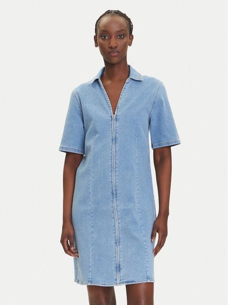 ONLY Sukienka jeansowa Frida 15360436 Niebieski Regular Fit. Niebieskie sukienki damskie ONLY, s, bez wzorów, z bawełny, bez kołnierzyka, bez ramiączek. Za 159.99 zł.