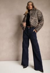 Granatowe Jeansy z Bawełną o Szerokim Kroju High Waist z Kieszeniami Cargo Phirinna. Niebieskie jeansy damskie Renee, bez wzorów, z bawełny, eleganckie, z podwyższonym stanem. Za 59.99 zł.