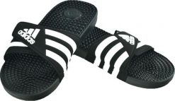 Adidas Klapki Adissage M F35580 Czarne r. 38. Czarne klapki męskie Adidas, bez wzorów, bez zapięcia. Za 123.93 zł.