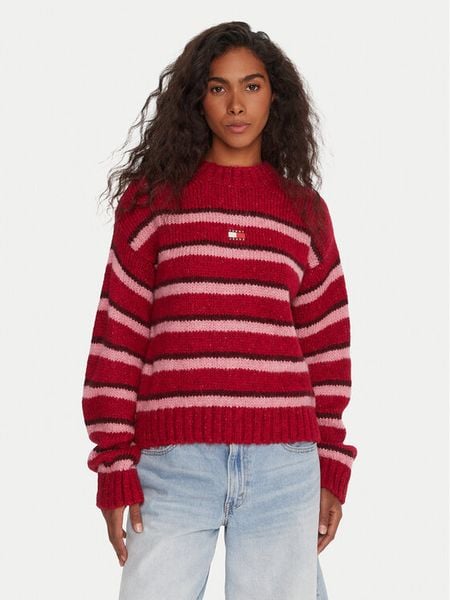 Tommy Jeans Sweter Badge DW0DW21679 Czerwony Relaxed Fit. Czerwone swetry nierozpinane damskie Tommy Jeans, xxs, bez wzorów, z jeansu, bez kołnierzyka, bez ramiączek. Za 399.99 zł.