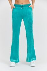 JUICY COUTURE Damskie turkusowe spodnie desowe Layla Jewelled Low Rise Pant. Niebieskie spodnie dresowe damskie Juicy Couture, bez wzorów, z dresówki, eleganckie. W wyprzedaży za 364.99 zł.