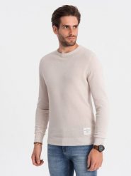 Sweter męski z teksturą i półokrągłym dekoltem - beżowy V6 OM-SWSW-0104 - XXL. Brązowe swetry męskie Ombre Clothing, m, z aplikacjami, z bawełny, bez kołnierzyka, bez ramiączek. W wyprzedaży za 59.99 zł.