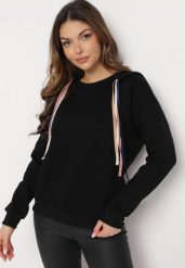 Czarna Bluza z Kapturem i Ozdobnymi Sznurkami Cebele. Czarne bluzy damskie Born2be, z aplikacjami, z bawełny, casualowe, bez ramiączek, z kapturem. Za 99.99 zł.