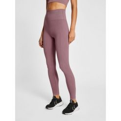 Legginsy damskie Hummel Tif. Fioletowe legginsy damskie Hummel, bez wzorów, z dzianiny. Za 130.50 zł.