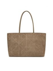 Calvin Klein Torebka Emblem Aop Embossed Suede Tote LV04F3334G Beżowy. Brązowe shopperki damskie Calvin Klein, bez wzorów, ze skóry, bez dodatków. Za 1,099.00 zł.