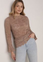 Brązowa Koronkowa Bluzka z Falbanką i Rozszerzanymi Rękawami Nelaetia. Brązowe bluzki damskie Born2be, m, bez wzorów, z koronki, eleganckie, bez kołnierzyka, bez ramiączek. Za 84.99 zł.