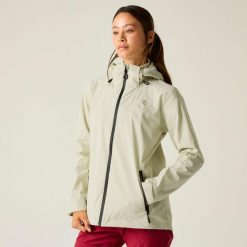 Damska kurtka turystyczna Dare 2B SWITCH UP III. Zielone kurtki sportowe damskie Dare 2B, bez wzorów, z tkaniny, bez ramiączek, z kapturem, trekkingowe. Za 351.00 zł.