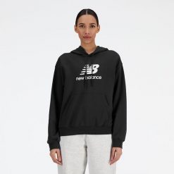 Bluza damska New Balance WT41504BK – czarna. Czarne bluzy damskie New Balance, l, bez wzorów, z bawełny, klasyczne, bez ramiączek, bez kaptura. Za 279.99 zł.