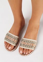 Beżowe Klapki na Płaskiej Podeszwie z Ozdobnym Paskiem w Stylu Boho Ijarila. Brązowe klapki damskie Born2be, na lato, bez wzorów, boho, bez obcasa, na płaskiej podeszwie, bez zapięcia. W wyprzedaży za 48.99 zł.