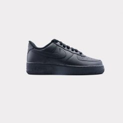 Buty sportowe męskie Nike Air Force 1 '07. Czarne buty sportowe męskie Nike, bez wzorów, bez zapięcia, do koszykówki, Nike Air Force. Za 499.00 zł.