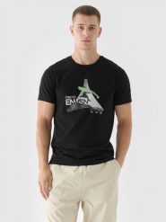4F T-shirt regular z nadrukiem męski - czarny S. Czarne t-shirty męskie 4F, m, bez wzorów, z bawełny, bez kołnierzyka, bez ramiączek. W wyprzedaży za 39.99 zł.