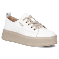 Skórzane półbuty sneakersy na platformie białe Filippo DP6122. Białe półbuty damskie Filippo, bez wzorów, ze skóry, sportowe, bez obcasa, na platformie, bez zapięcia. Za 199.99 zł.