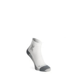 Skarpety do biegania damskie X-Socks Run Discover Ankle. Białe skarpetki damskie X-Socks, bez wzorów. Za 74.99 zł.