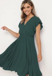 Ciemnozielona Plisowana Sukienka z Kopertowym Dekoltem i Gumką w Talii Waretta. Zielone sukienki damskie Born2be, na co dzień, m, bez wzorów, eleganckie, bez kołnierzyka, bez ramiączek, midi, kopertowe. Za 49.99 zł.