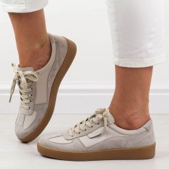 Szare skórzane półbuty damskie Vinceza 7933. Szare półbuty damskie VINCEZA, na jesień, bez wzorów, ze skóry, eleganckie, bez obcasa, bez zapięcia. Za 209.00 zł.