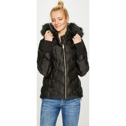 Guess Jeans - Kurtka. Czarne kurtki damskie Guess Jeans, l, z aplikacjami, z jeansu, z kapturem. W wyprzedaży za 569.90 zł.