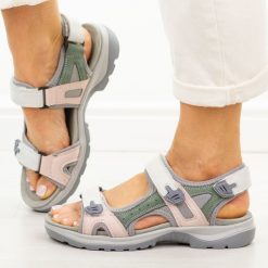 Szare skórzane sandały damskie Vinceza 95416. Szare sandały damskie VINCEZA, bez wzorów, z jeansu, bez obcasa, na płaskiej podeszwie, bez zapięcia. Za 219.00 zł.