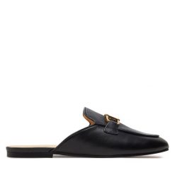 Klapki Guess. Czarne klapki damskie Guess, z aplikacjami, bez obcasa, bez zapięcia. Za 499.99 zł.