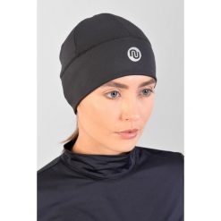 Czapka krótka ocieplana do biegania Unisex Nessi Sportswear. Czarne czapki damskie NESSI SPORTSWEAR, bez wzorów, sportowe. Za 139.00 zł.