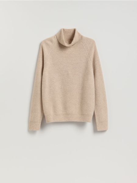 Wełniany sweter z golfem - beżowy. Brązowe swetry męskie Reserved, l, bez wzorów, z dzianiny, bez kołnierzyka, bez ramiączek. Za 239.99 zł.