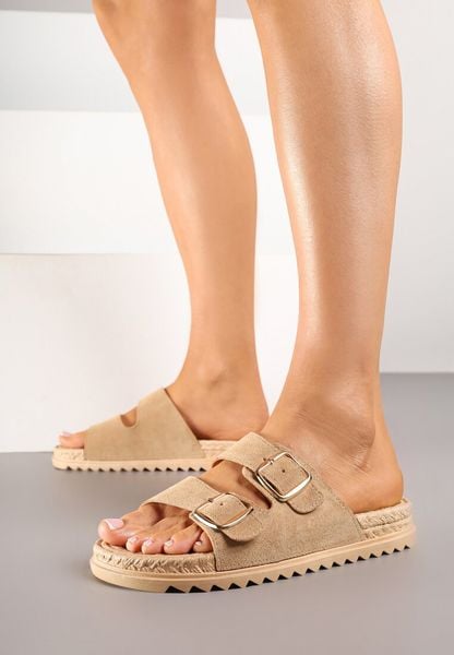 Ciemnobeżowe Klapki z Metalowymi Klamrami i Regulowanymi Paskami Gadlerial. Brązowe klapki damskie Born2be, na lato, bez wzorów, z jeansu, eleganckie, bez obcasa, na płaskiej podeszwie, bez zapięcia. Za 49.99 zł.