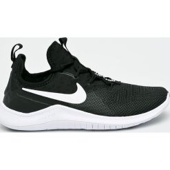 Nike - Buty Wmns Nike Free Tr 8. Czarne obuwie sportowe damskie Nike, bez wzorów, z materiału, bez zapięcia. W wyprzedaży za 349.90 zł.