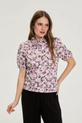 Koszula z bufiastymi rękawami fioletowa. Fioletowe koszule damskie MOODO, l, bez wzorów, z bawełny, bez kołnierzyka, bez ramiączek. Za 99.99 zł.