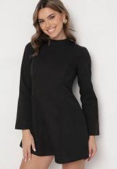 Czarna Taliowana Sukienka o Rozkloszowanym Dole Virvesa. Czarne sukienki damskie Born2be, na co dzień, l, bez wzorów, eleganckie, bez kołnierzyka, bez ramiączek, mini, dopasowane. Za 169.99 zł.