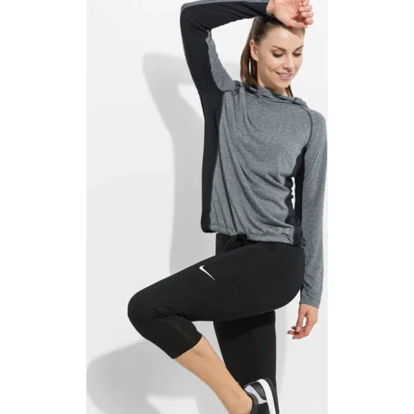 Under Armour Bluza Threadborne Train Hoo , szary, rozmiar XL. Szare bluzy damskie Under Armour, m, bez wzorów, z materiału, bez ramiączek, z kapturem. W wyprzedaży za 109.99 zł.