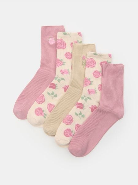 Skarpetki ze wzorem 5 pack - różowy. Czerwone skarpetki damskie Sinsay, bez wzorów. Za 19.99 zł.