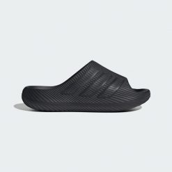 Klapki Purechill. Czarne klapki męskie Adidas, bez wzorów, bez zapięcia. Za 219.00 zł.