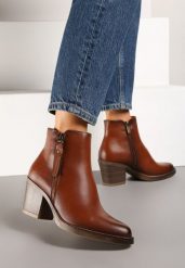 Brązowe Botki na Obcasie w Stylu Kowbojek Ozdobione Suwakiem Besira. Brązowe botki damskie Born2be, bez wzorów, z jeansu, eleganckie, bez obcasa, na obcasie, bez zapięcia. Za 179.99 zł.