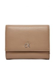 Calvin Klein Portfel Ck Daily Medium Trifold_Pbl K60K612851 Beżowy. Brązowe portfele damskie Calvin Klein, ze skóry. Za 159.99 zł.
