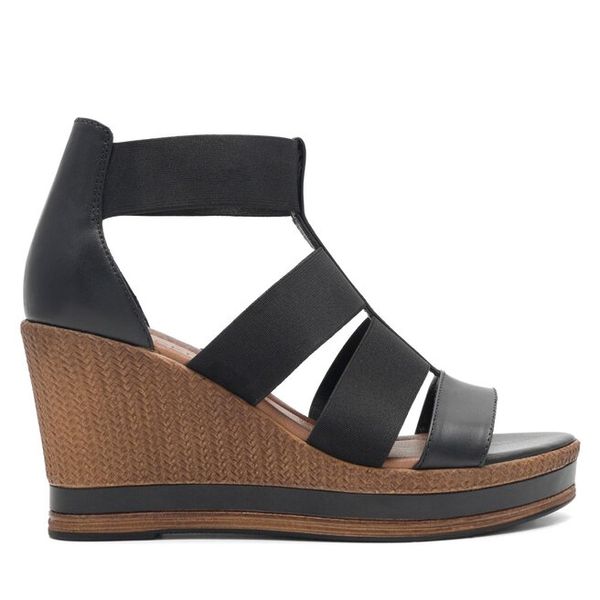 Sandały Lasocki. Czarne sandały damskie Lasocki, bez wzorów, bez obcasa, na koturnie, bez zapięcia. Za 189.99 zł.