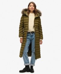 Długi Płaszcz z Kapturem z Sztucznego Futra Fuji od SUPERDRY. Zielone płaszcze damskie Superdry, xs, bez wzorów, z nylonu, eleganckie, bez kołnierzyka, z kapturem. Za 549.55 zł.