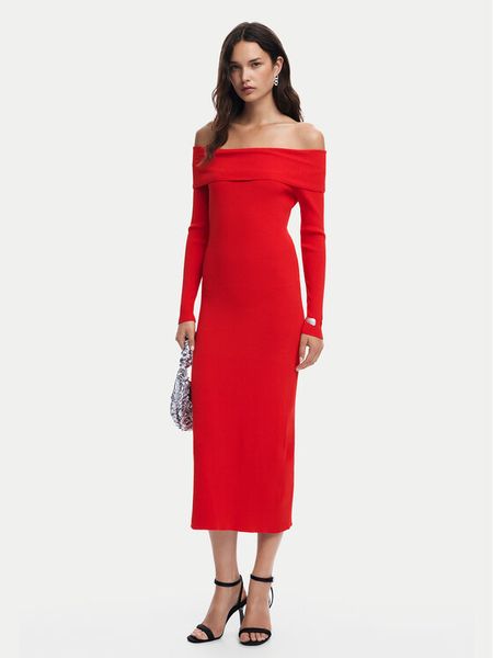 Desigual Sukienka dzianinowa Milwaukee 24WWVF06 Czerwony Slim Fit. Czerwone sukienki damskie Desigual, m, bez wzorów, z dzianiny, bez kołnierzyka, bez ramiączek. Za 679.99 zł.