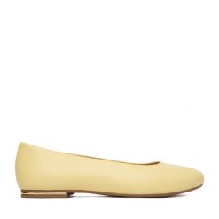 Baleriny Lasocki. Żółte balerinki damskie Lasocki, bez wzorów, bez obcasa, bez zapięcia. Za 149.99 zł.