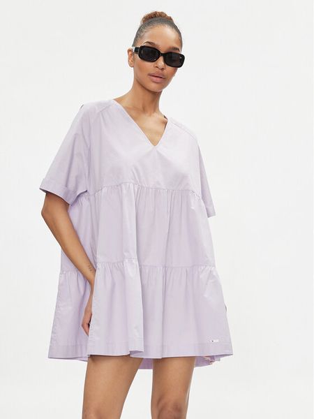 Tommy Jeans Sukienka letnia DW0DW17948 Fioletowy Relaxed Fit. Fioletowe sukienki damskie Tommy Jeans, na lato, xl, bez wzorów, z bawełny, bez kołnierzyka, bez ramiączek. Za 279.99 zł.