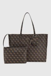 GUESS Brązowa shopperka damska Power Play. Brązowe shopperki damskie Guess, z aplikacjami, ze skóry ekologicznej, duże, bez dodatków. W wyprzedaży za 559.99 zł.