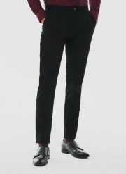 PAKO LORENTE – Gładkie spodnie męskie w kolorze czarnym. Czarne spodnie materiałowe męskie Pako Lorente, bez wzorów, z bawełny. Za 99.99 zł.