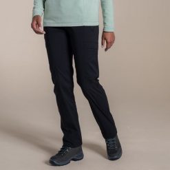 Damskie spodnie cargo Craghoppers Kiwi Pro. Czarne spodnie sportowe damskie Craghoppers, na lato, bez wzorów, sportowe, trekkingowe. Za 387.40 zł.