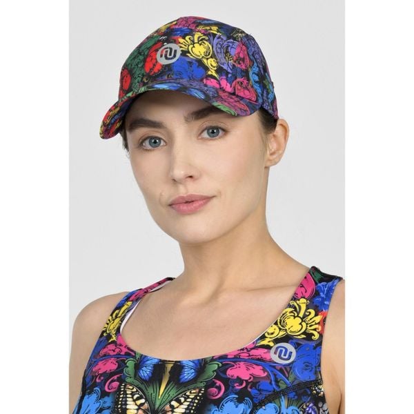 Czapka z daszkiem do biegania Unisex Nessi Sportswear. Czapki damskie NESSI SPORTSWEAR, bez wzorów, sportowe. W wyprzedaży za 219.90 zł.