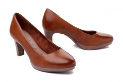 TAMARIS 1-22410-41 muscat, czółenka damskie. Brązowe czółenka damskie Tamaris, bez wzorów, bez obcasa, bez zapięcia. Za 181.93 zł.
