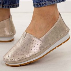 Złote skórzane półbuty damskie S.Barski 7049. Żółte półbuty damskie S.BARSKI, na jesień, w ażurowe wzory, z jeansu, casualowe, bez obcasa, na płaskiej podeszwie, bez zapięcia. Za 229.00 zł.