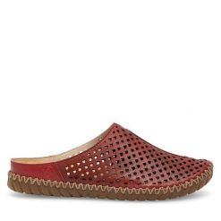 Klapki Rieker. Czerwone klapki damskie Rieker, bez wzorów, bez obcasa, bez zapięcia. Za 299.99 zł.