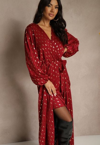 Bordowa Wiązana Sukienka o Kopertowym Kroju Zdobiona Metalicznym Printem Reinora. Czerwone sukienki damskie Renee, na spotkanie biznesowe, l, z aplikacjami, bez kołnierzyka, bez ramiączek, maxi, kopertowe. Za 159.99 zł.