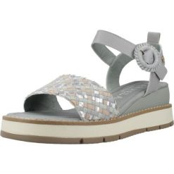 Sandały CARMELA 163155C Niebieski. Niebieskie sandały damskie Carmela, bez wzorów, ze skóry, bez obcasa, bez zapięcia. Za 354.99 zł.